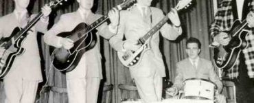 Cliff Roberts with The Dominoes